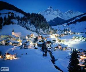 yapboz Küçük bir kasaba tamamen Noel arifesinde kar yağmak